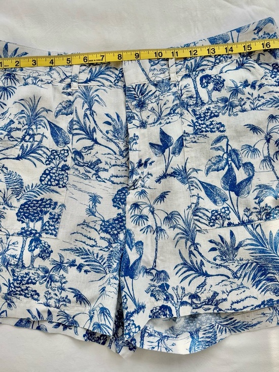 Nicole Miller New York Pants - Linen shorts, blue/ white floral